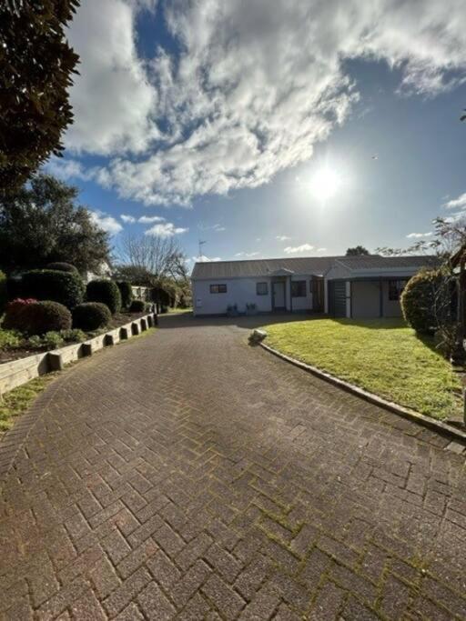 Family Perfect, Winter Getaway, Secure Yard, Parking, Mountain Bikes, Arcade Villa Rotorua Ngoại thất bức ảnh